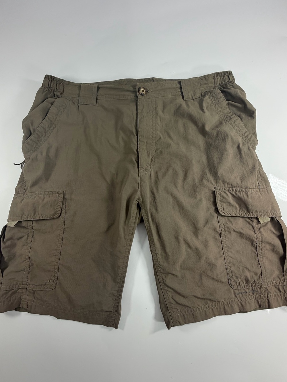 Columbia Titanium Cargo Hiking Shorts Men’s M Brown Nylon Outdoor